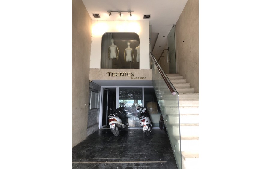 Cho thuê MBKD  Thời Trang, VP, Spa mặt phố Trần Hữu Tước - 90/100m2 x 3 tầng - thang máy